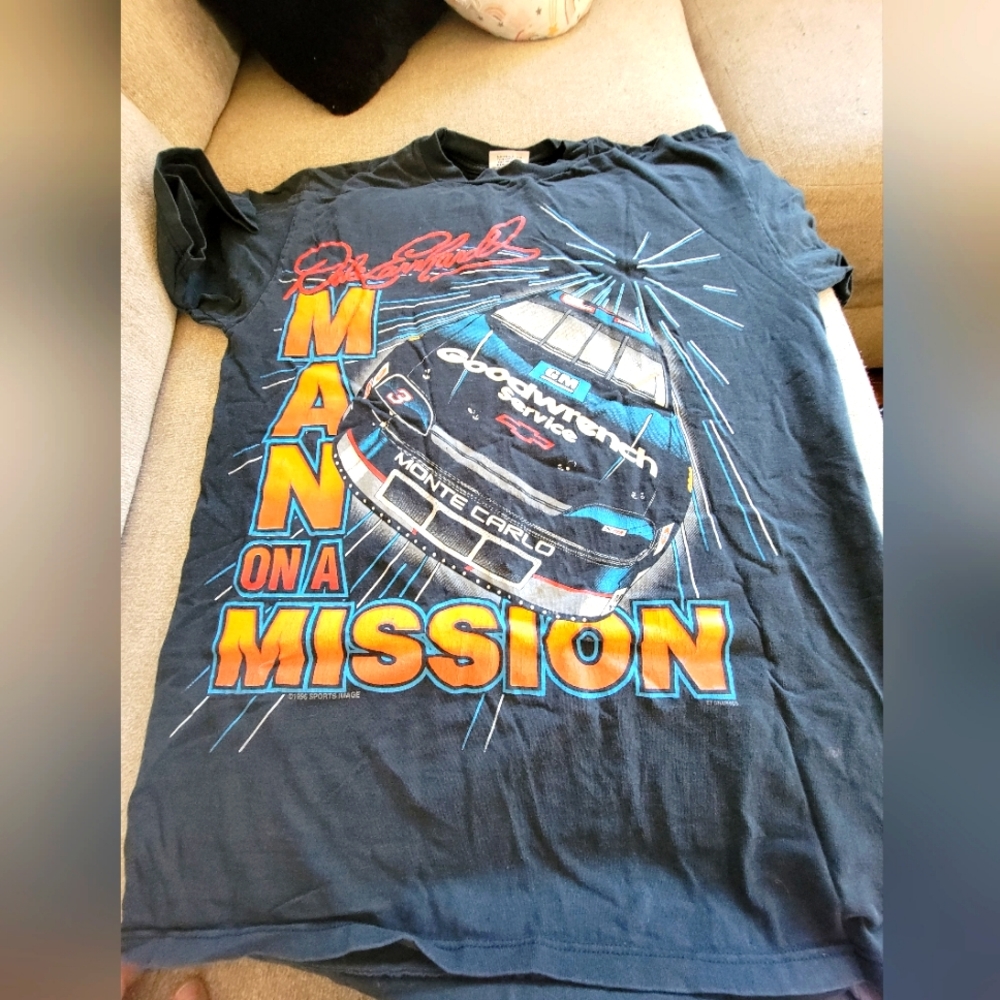 Mens Vintage Dale Earnhardt ( Man on a Mission) black shirt with car